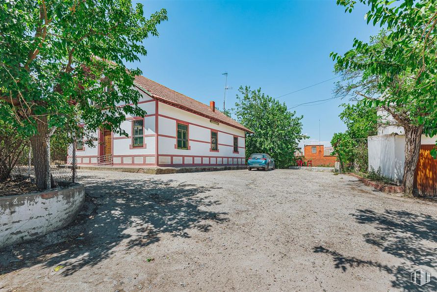 Suelo en venta en Carretera Fuencarral, 106, Alcobendas, Madrid, 28108 con casa, cielo, planta, superficie de la carretera, árbol, asfalto, lote de terreno, barrio, vía pública y zona residencial alrededor