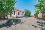 Land for sale at Carretera Fuencarral, 106, Alcobendas, Madrid, 28108 with house, sky, plant, road surface, tree, asphalt, land lot, neighbourhood, thoroughfare and residential area around