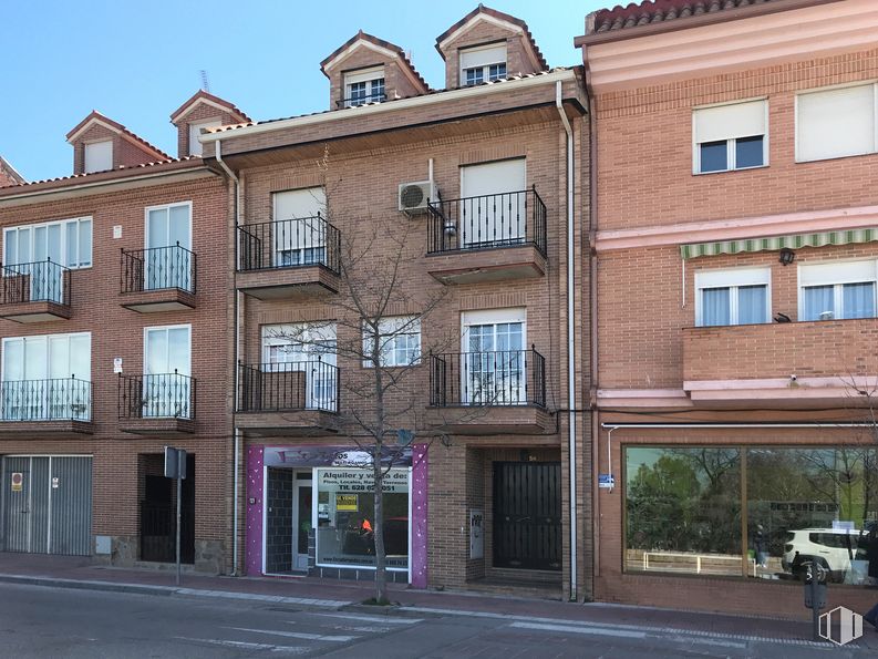 Local en venta en Avenida de la Ilustración, 50, Velilla de San Antonio, Madrid, 28891 con ventana, edificio, cielo, puerta, neumático, diseño urbano, ladrillo, barrio, accesorio y área residencial alrededor