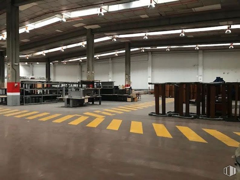 Nave en alquiler en Polígono industrial Coslada, Coslada, Madrid, 28820 con madera, hall, suelos, suelo, madera dura, asfalto, haz, máquina, almacén y ingeniería alrededor