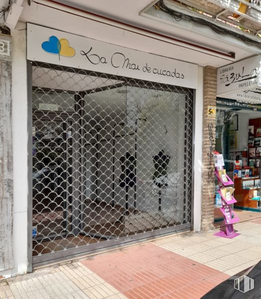 Local en alquiler en Avenida Lisboa, 8, Alcorcón, Madrid, 28924 con madera, accesorio, línea, estante, fachada, venta al por menor, edificio, suelos, ciudad y metal alrededor