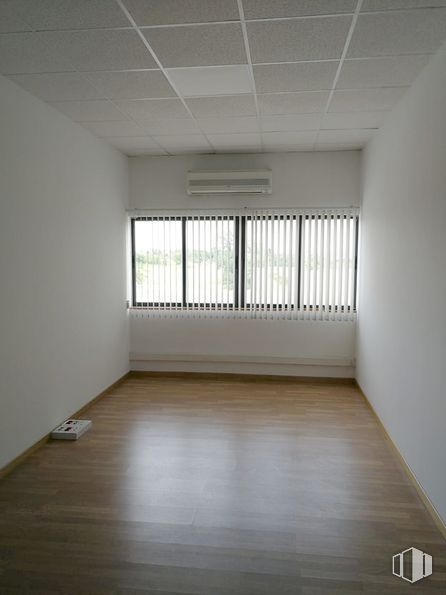 Oficina en alquiler en Camino del Olivar, 33, Alcalá de Henares, Madrid, 28806 con ventana, accesorio, edificio, madera, sombra, casa, piso, exterior automotriz, madera dura y tintes y matices alrededor