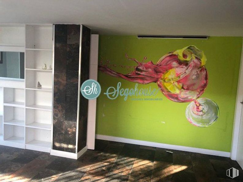 Retail for sale at Zona Ezequiel González, Segovia, 40002 with cupboard, tableware, painting, paint, building, wood, interior design, art, rectangle and flooring around