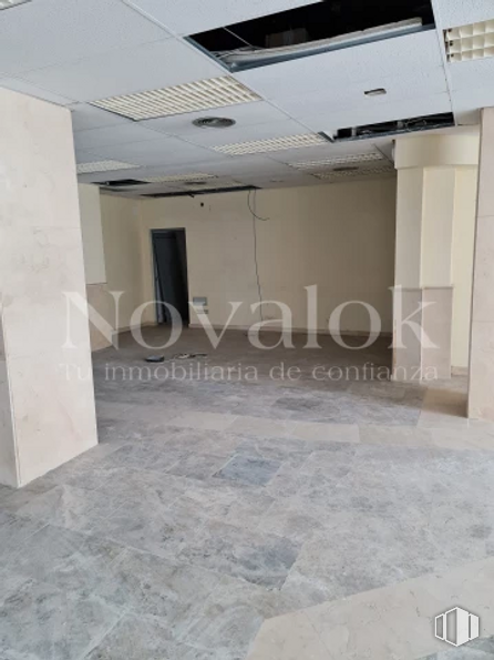 Retail for sale at Zona Valderas-Los Castillos, Alcorcón, Madrid, 28925 with fixture, tile flooring, interior design, flooring, grey, floor, composite material, font, real estate and building around