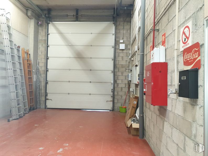 Nave en venta en Zona industrial Valle de Tobalina, Villaverde, Madrid, 28021 con madera, accesorio, gas, albañilería, suelo, material compuesto, material de construcción, edificio, ladrillo y hormigón alrededor