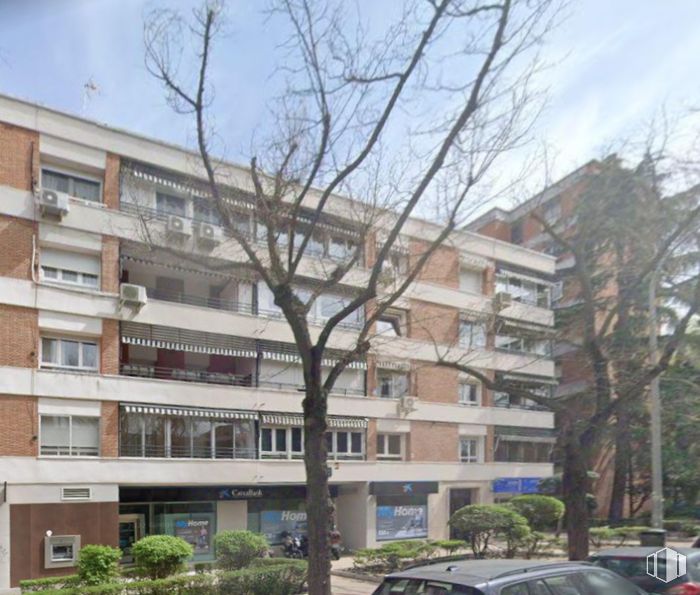 Local en venta en Calle Puerto Rico, Chamartín, Madrid, 28016 con edificio, ventana, cielo, planta, coche, árbol, bloque de pisos, diseño urbano, vehículo y condominio alrededor