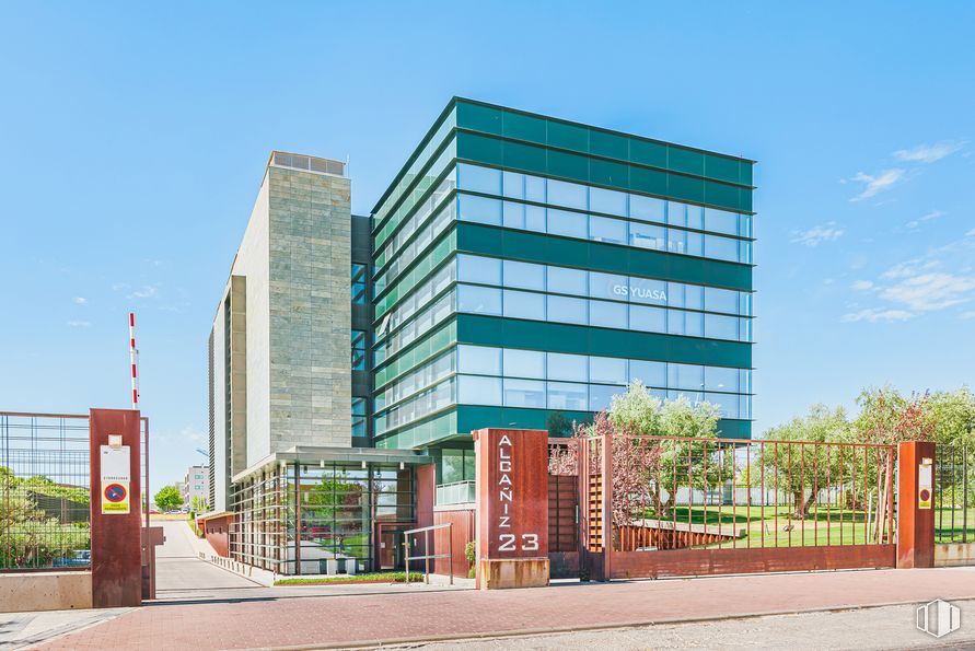 Oficina en alquiler en Edificio Barajas, Calle Alcañiz, 23, Barajas, Madrid, 28042 con edificio, cielo, propiedad, día, arquitectura, diseño urbano, planta, casa, barrio y árbol alrededor