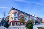 Retail for rent at Zona Centro, Majadahonda, Madrid, 28220 with houseplant, flowerpot, building, cloud, sky, plant, property, window, tree and urban design around