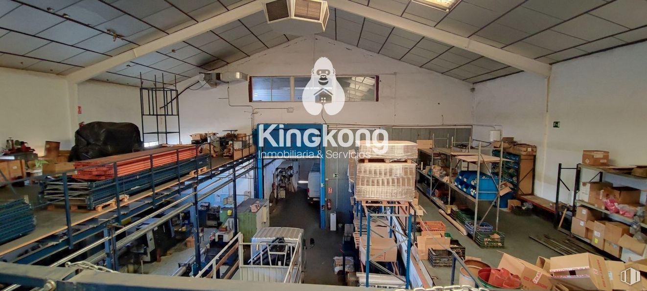 Nave en alquiler y venta en Polígono Industrial El Guijar, Arganda del Rey, Madrid, 28500 con equipaje y bolsos, alumbrado, madera, piso, pavimentos, ingeniería, ocio, vehículo de motor, pasillo y máquina alrededor