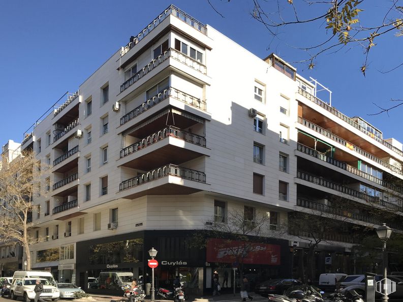 Local en alquiler en Calle General Pardiñas, 30, Salamanca, Madrid, 28001 con edificio, cielo, propiedad, rueda, ventana, diseño urbano, bloque de pisos, condominio, coche y neumático alrededor