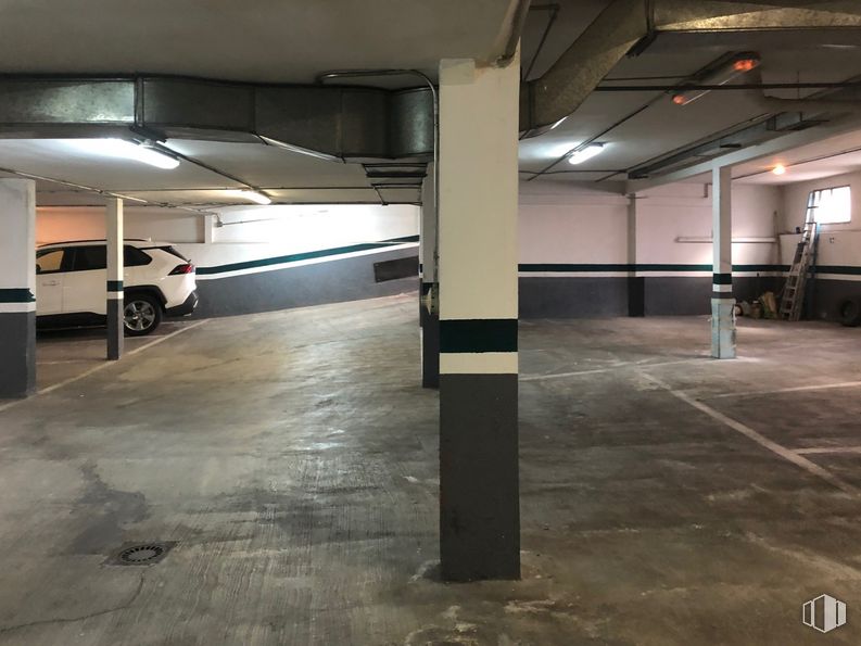 Local en venta en Zona Buena Vista, Carabanchel, Madrid, 28019 con coche, rueda, neumático, edificio, iluminación automotriz, piso, pared, suelo, aparcamiento y pasillo alrededor