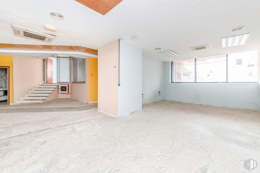 Local en venta en Paseo Estación, Ciempozuelos, Madrid, 28350 con ventana, accesorio, madera, pasillo, edificio, piso, suelo, pintura, bienes raíces y puerta alrededor