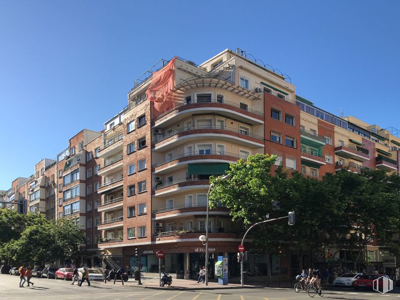 Retail for sale at Paseo de las Delicias, 47, Arganzuela, Madrid, 28045 with building, sky, property, tree, urban design, tower block, condominium, neighbourhood, residential area and commercial building around