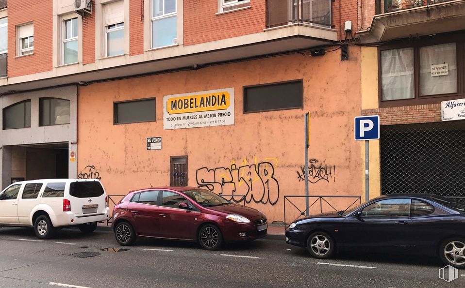 Local en alquiler y venta en Calle Olivares, 7, Talavera de la Reina, Toledo, 45600 con coche, ventana, neumático, rueda, edificio, luz de estacionamiento automotriz, vehículo terrestre, vehículo, vehículo de motor y iluminación automotriz alrededor