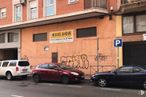 Retail for sale & for rent at Calle Olivares, 7, Talavera de la Reina, Toledo, 45600 with car, window, tire, wheel, building, automotive parking light, land vehicle, vehicle, motor vehicle and automotive lighting around