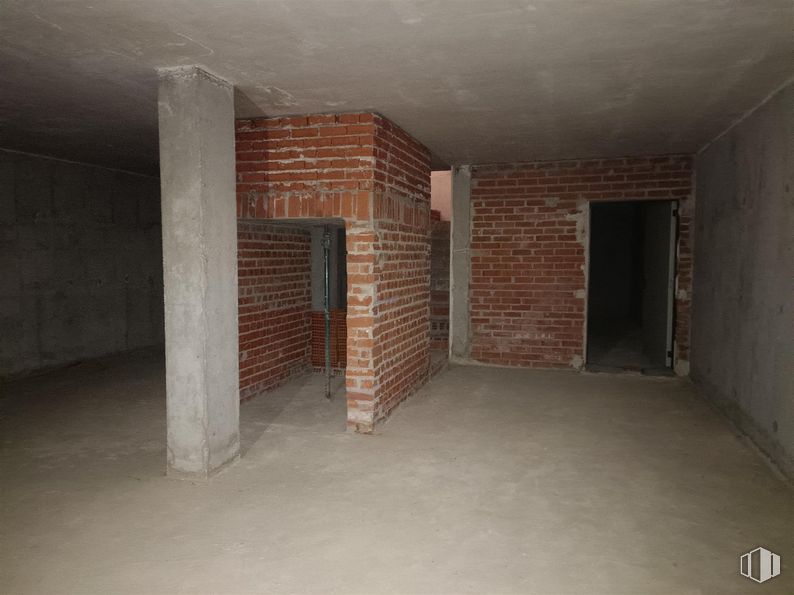 Local en venta en Calle Lechuga, Talavera de la Reina, Toledo, 45600 con puerta, propiedad, madera, ladrillo, albañilería, suelos, suelo, material compuesto, material de construcción y gas alrededor