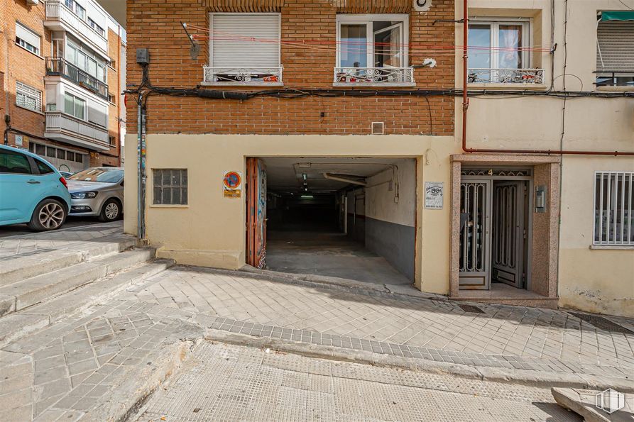 Local en venta en Calle Rábida, Tetuán, Madrid, 28039 con coche, ventana, edificio, puerta, neumático, rueda, infraestructura, superficie de la carretera, vehículo y asfalto alrededor