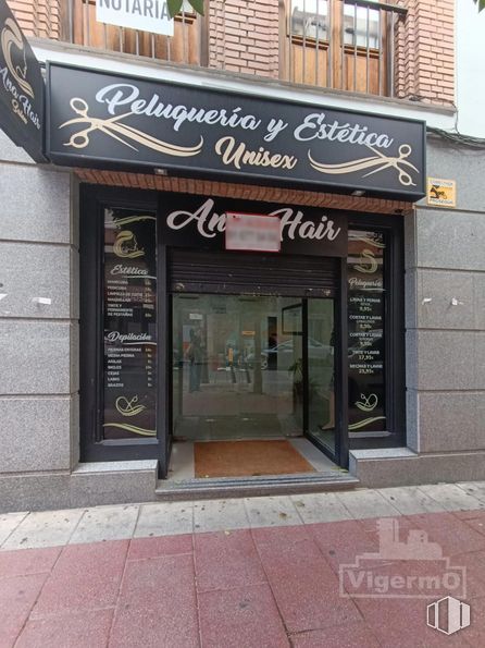 Local en alquiler en Zona Centro, Torrejón de Ardoz, Madrid, 28850 con edificio, ventana, accesorio, puerta, ladrillo, fuente, albañilería, fachada, casa y madera alrededor