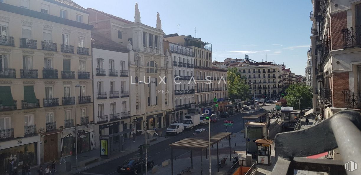 Oficina en alquiler en Zona Trafalgar, Chamberí, Madrid, 28010 con edificio, cielo, ventana, diseño urbano, vía pública, casa, superficie de la carretera, barrio residencial, vehículo y camino alrededor