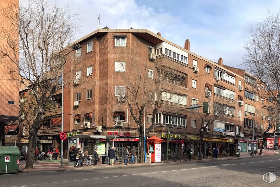 Local en venta en Calle Real, 5, San Sebastián de los Reyes, Madrid, 28700 con edificio, cielo, nube, ventana, árbol, condominio, diseño urbano, superficie de carretera, barrio y casa alrededor