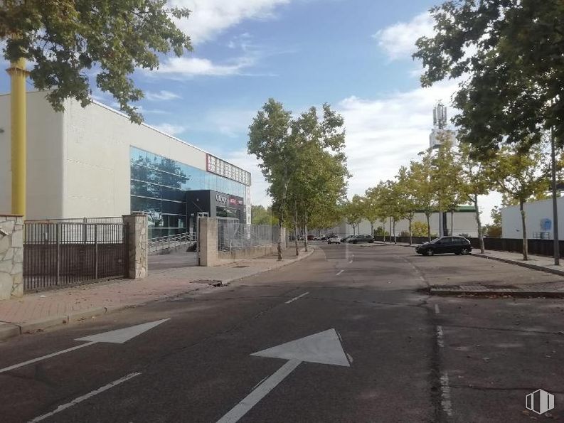 Local en venta en Centro Comercial Parque Alcorcón, Avenida Europa, Alcorcón, Madrid, 28922 con edificio, casa, nube, cielo, día, planta, superficie de la carretera, asfalto, árbol y diseño urbano alrededor