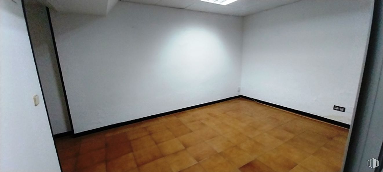 Oficina en venta en Calle Montesa, Salamanca, Madrid, 28006 con accesorio, madera, suelos, rectángulo, suelo, pared, edificio, madera dura, tinte para madera y techo alrededor