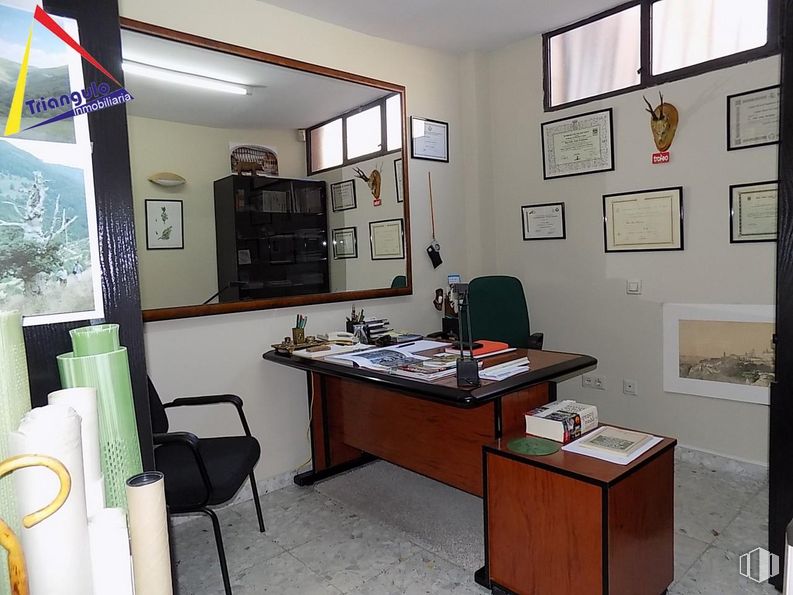 Office for rent at Zona Salvador, Segovia, 40001 with table, picture frame, furniture, property, window, building, chair, interior design, desk and drawer around