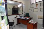 Office for rent at Zona Salvador, Segovia, 40001 with table, picture frame, furniture, property, window, building, chair, interior design, desk and drawer around