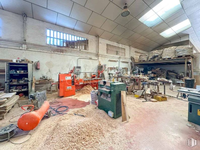 Industrial for sale at Calle Timanfaya, Humanes de Madrid, Madrid, 28970 with window, furniture, wood, workshop, industry, toolroom, machine, engineering, factory and machine tool around