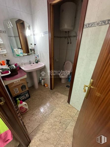 Local en venta en Zona Villaverde, Villaverde, Madrid, 28041 con inodoro, fregadero, espejo, grifo, propiedad, accesorios de fontanería, lavabo, cuarto de baño, edificio y interiorismo alrededor