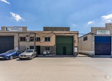 Industrial for rent at Calle Pico Almanzor, 70, Humanes de Madrid, Madrid, 28970 with car, door, building, automotive parking light, land vehicle, cloud, sky, wheel, tire and vehicle around