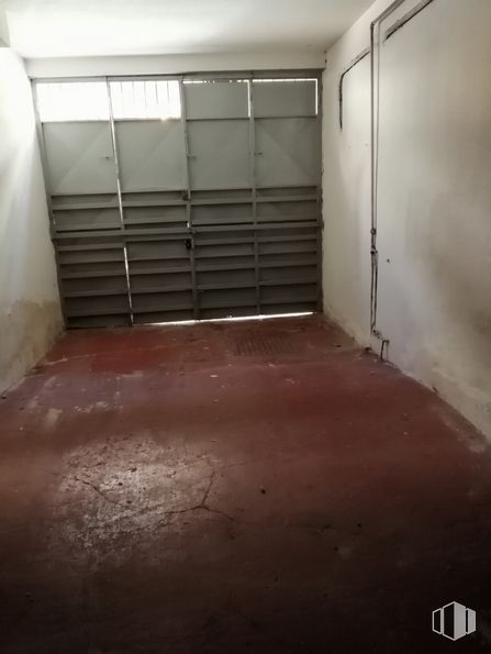 Local en venta en Calle Sacramento, San Sebastián de los Reyes, Madrid, 28700 con accesorio, puerta, madera, suelo, piso, material compuesto, edificio, tintes y tonos, hormigón y techo alrededor