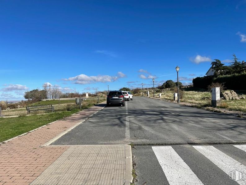 Suelo en venta en Calle Molinillo, s/n, Otero de Herreros, Segovia, 40422 con nube, cielo, vehículo, coche, rueda, superficie de la carretera, asfalto, vía pública, lote de terreno y diseño urbano alrededor