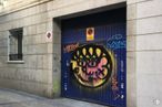 Local en venta en Calle Blasco de Garay, 86, Chamberí, Madrid, 28015 con ventana, accesorio, arte, fuente, ladrillo, albañilería, edificio, fachada, tintes y matices y graffiti alrededor