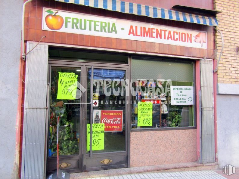 Retail for sale at Zona del Recinto Ferial, Fuenlabrada, Madrid, 28944 with door, fruit, window, building, fixture, facade, retail, gas, plant and font around