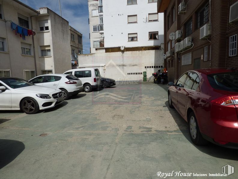 Local en venta en Avenida Honorio Lozano, Collado Villalba, Madrid, 28400 con rueda, coche, neumático, edificio, luz de estacionamiento automotriz, vehículo terrestre, vehículo, luz trasera y de freno automotriz, ventana y iluminación automotriz alrededor