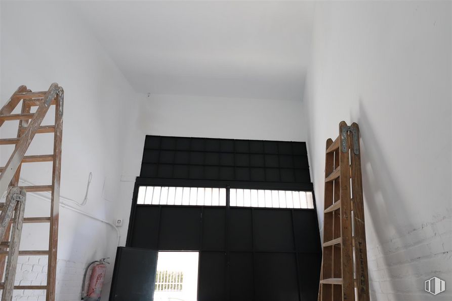 Nave en alquiler en Calle Garci-Nuño, 35, Tetuán, Madrid, 28029 con escalera, madera, edificio, accesorio, suelo, suelos, madera dura, techo, material compuesto y habitación alrededor