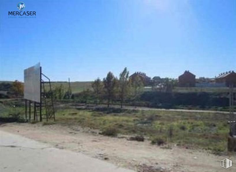 Land for sale at Calle Fuente, Torrejón del Rey, Guadalajara, 19174 with plant, sky, plant community, natural landscape, tree, asphalt, plain, grassland, grass and landscape around