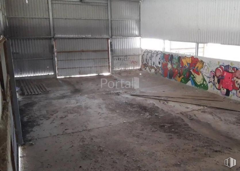 Industrial for sale at Zona Industrial, Torrejón del Rey, Guadalajara, 19174 with floor, flooring, asphalt, composite material, gas, building, art, concrete, road surface and event around