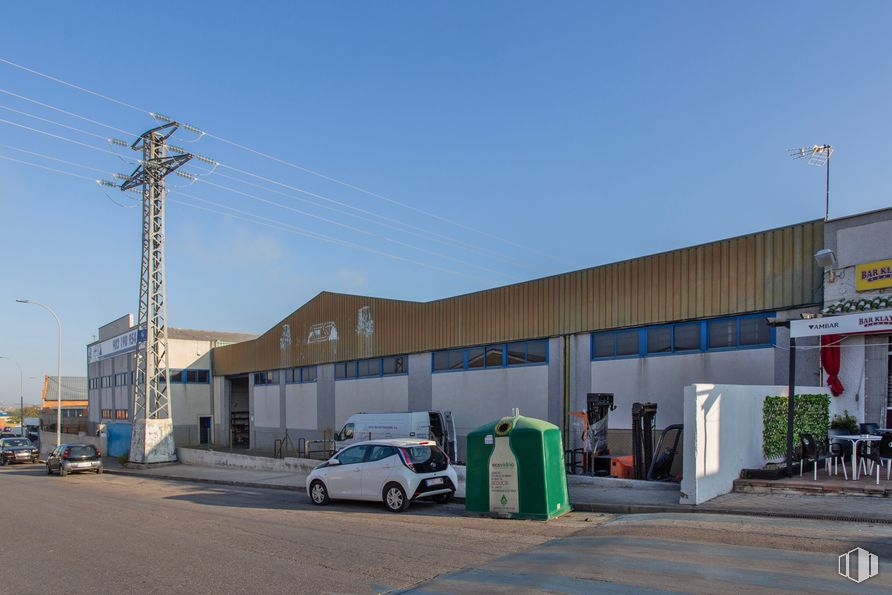 Nave en venta en Zona Industrial, Arganda del Rey, Madrid, 28500 con coche, edificio, luz de estacionamiento automotriz, cielo, rueda, neumático, vehículo, vehículo motorizado, asfalto y neumático automotriz alrededor