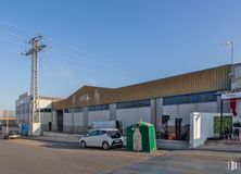 Industrial for sale at Zona Industrial, Arganda del Rey, Madrid, 28500 with car, building, automotive parking light, sky, wheel, tire, vehicle, motor vehicle, asphalt and automotive tire around