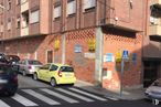 Retail for sale & for rent at Zona Conde de Sepúlveda, Segovia, 40006 with car, building, land vehicle, vehicle, tire, window, plant, wheel, automotive lighting and infrastructure around