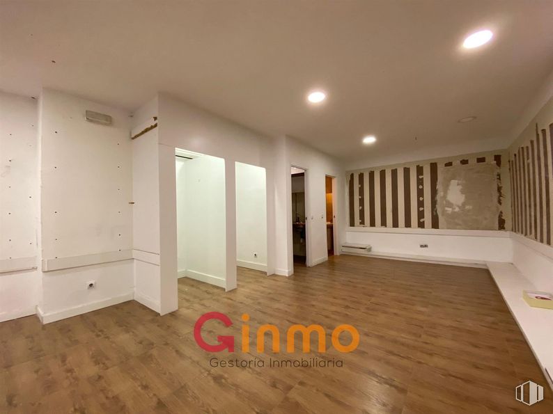 Local en venta en Calle Diego de León, Salamanca, Madrid, 28006 con edificio, ventana, puerta, accesorio, madera, hall, casa, suelos, suelo y pintura alrededor