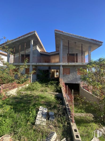 Suelo en venta en Glorieta Francisco Ayjón, El Casar, Guadalajara, 19170 con casa, planta, cielo, ventana, edificio, lote de terreno, arquitectura, diseño urbano, casa rural y árbol alrededor