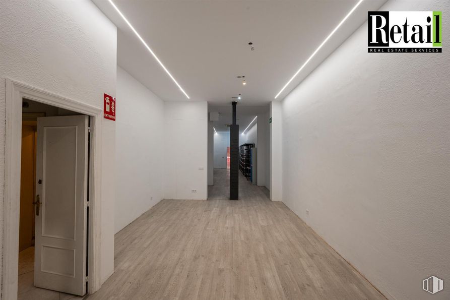 Retail for sale & for rent at Calle Alberto Aguilera, 48, Chamberí, Madrid, 28015 with door, flooring, floor, ceiling, lighting, interior design, composite material, wood flooring, light fixture and hall around