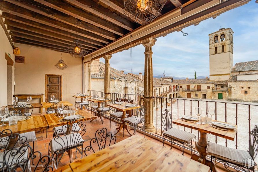 Retail for sale at Plaza Mayor, Pedraza, Segovia, 40172 with chair, table, lighting, property, furniture, cloud, sky, wood, interior design and window around