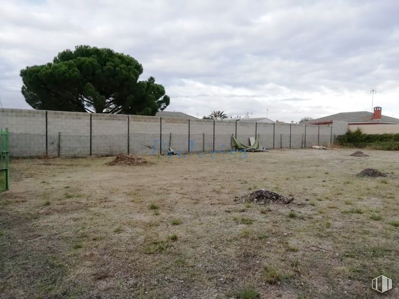 Land for sale at Zona Centro, El Viso de San Juan, Toledo, 45215 with cloud, sky, plant, tree, landscape, fence, grass, plain, grassland and home fencing around