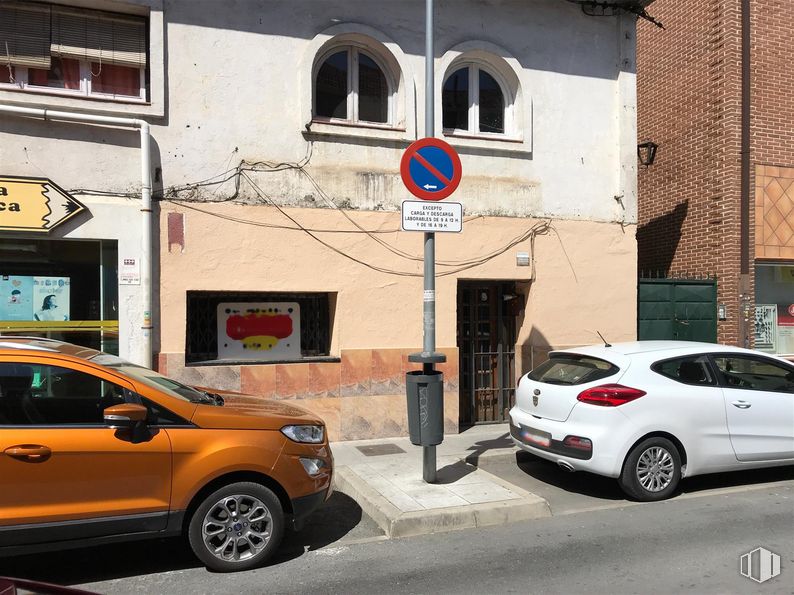 Local en alquiler en Calle Real, Collado Villalba, Madrid, 28400 con coche, neumático, rueda, ventana, edificio, puerta, vehículo, vehículo de motor, iluminación del automóvil y diseño automovilístico alrededor