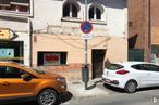 Retail for rent at Calle Real, Collado Villalba, Madrid, 28400 with car, tire, wheel, window, building, door, vehicle, motor vehicle, automotive lighting and automotive design around