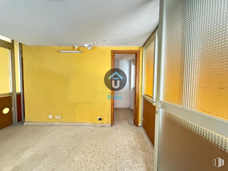 Local en venta en Calle Cabeza Moro, Talavera de la Reina, Toledo, 45600 con puerta, suelo, suelos, apartamento y iluminación natural alrededor